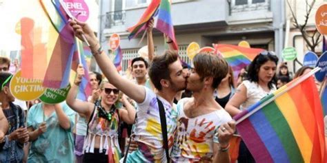 incontri gay frosinone|Pub Gay a Frosinone